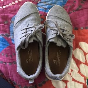 Toms Shoes